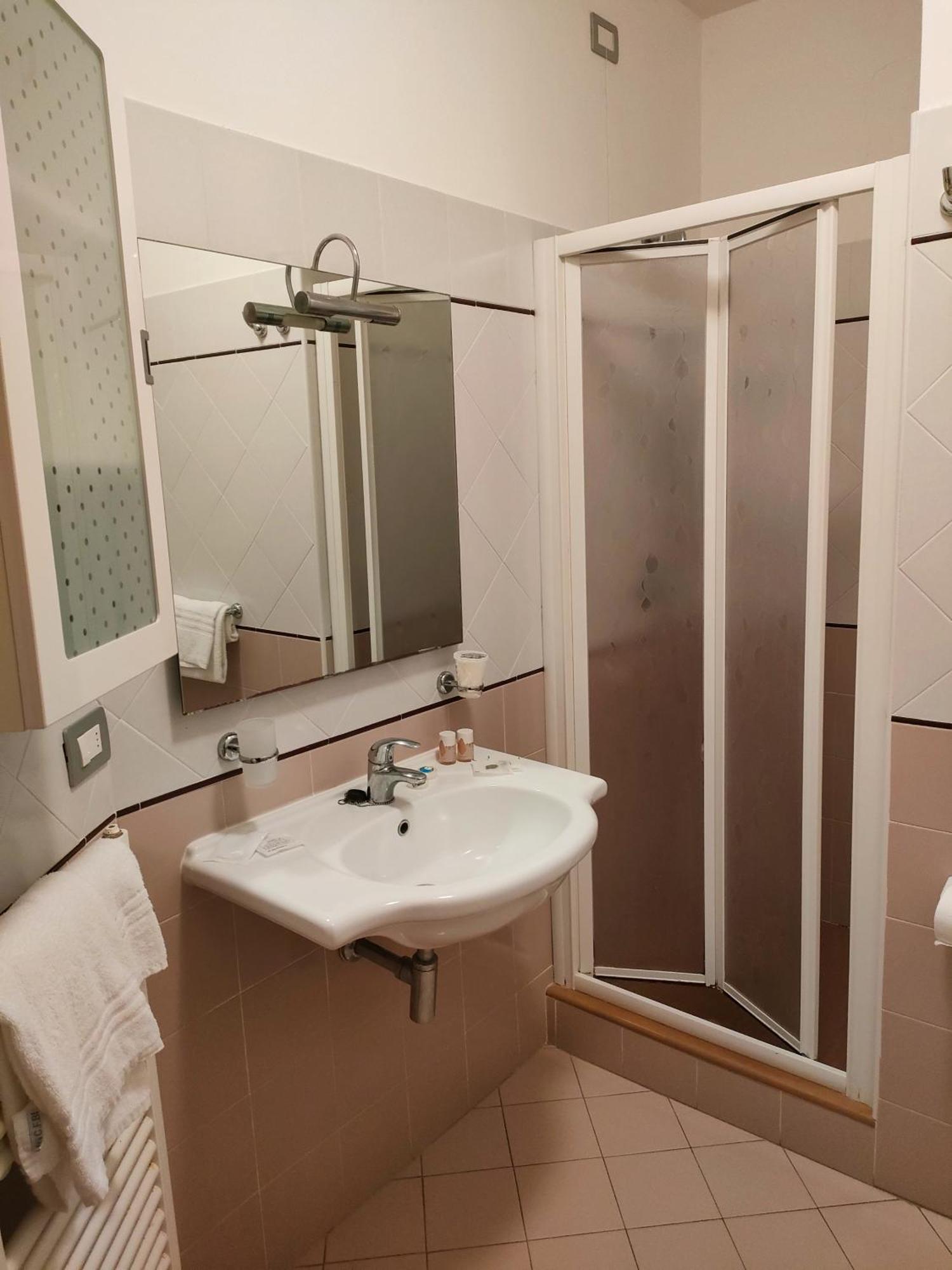 Aparthotel Casa Del Mar Roseto Degli Abruzzi Esterno foto