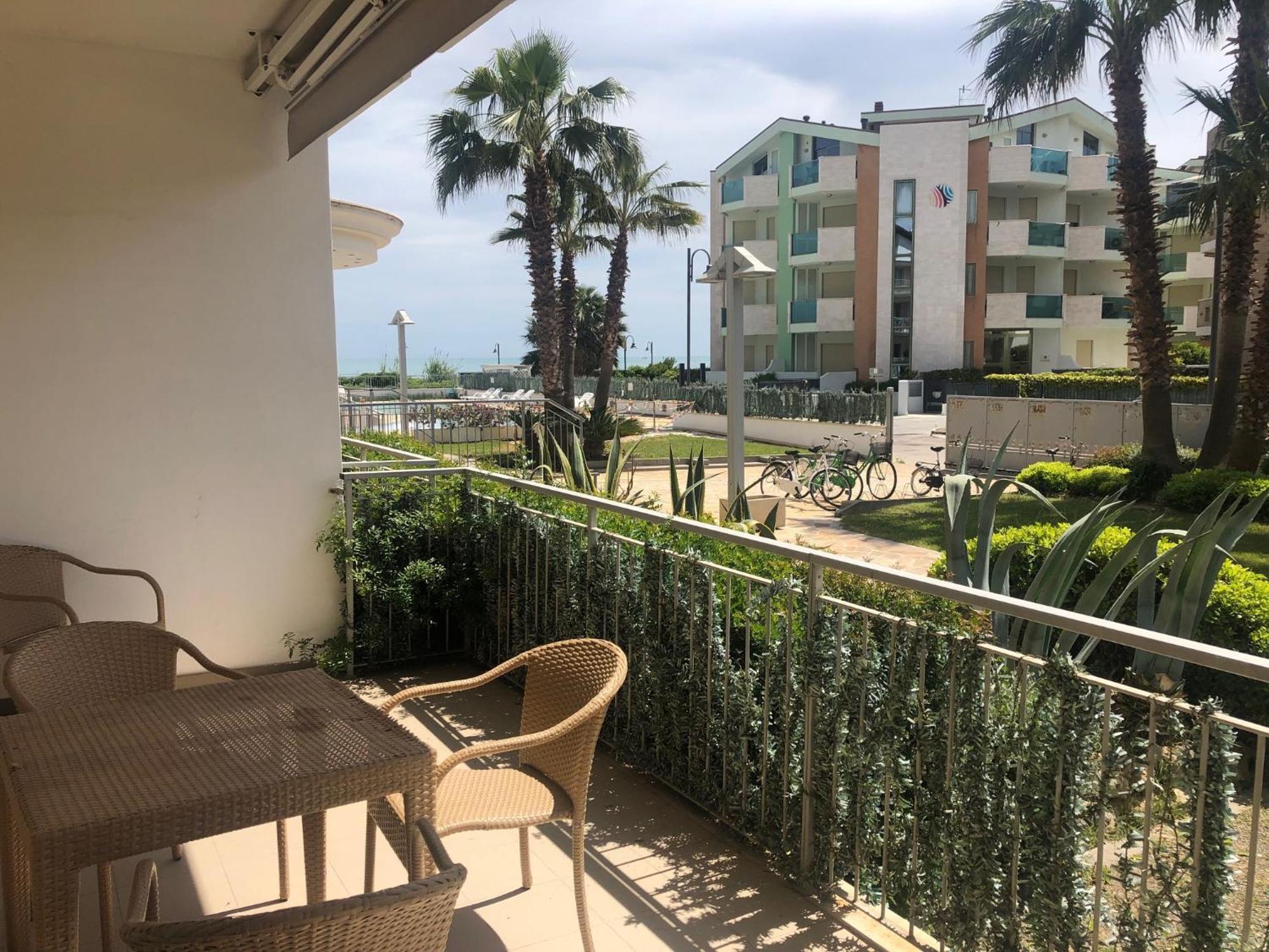 Aparthotel Casa Del Mar Roseto Degli Abruzzi Esterno foto