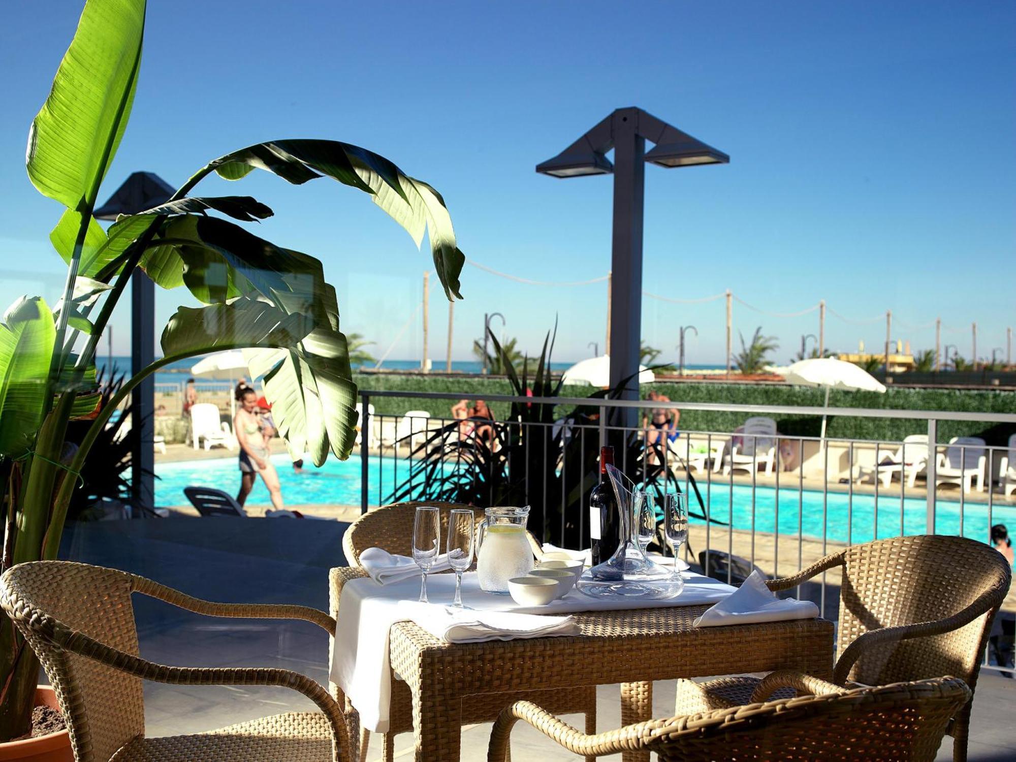 Aparthotel Casa Del Mar Roseto Degli Abruzzi Esterno foto