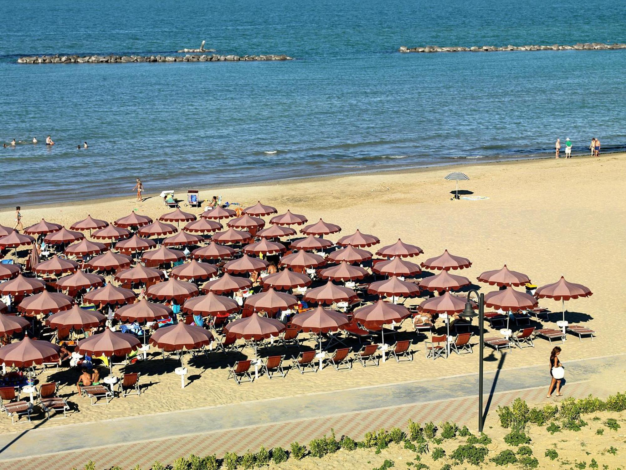 Aparthotel Casa Del Mar Roseto Degli Abruzzi Esterno foto