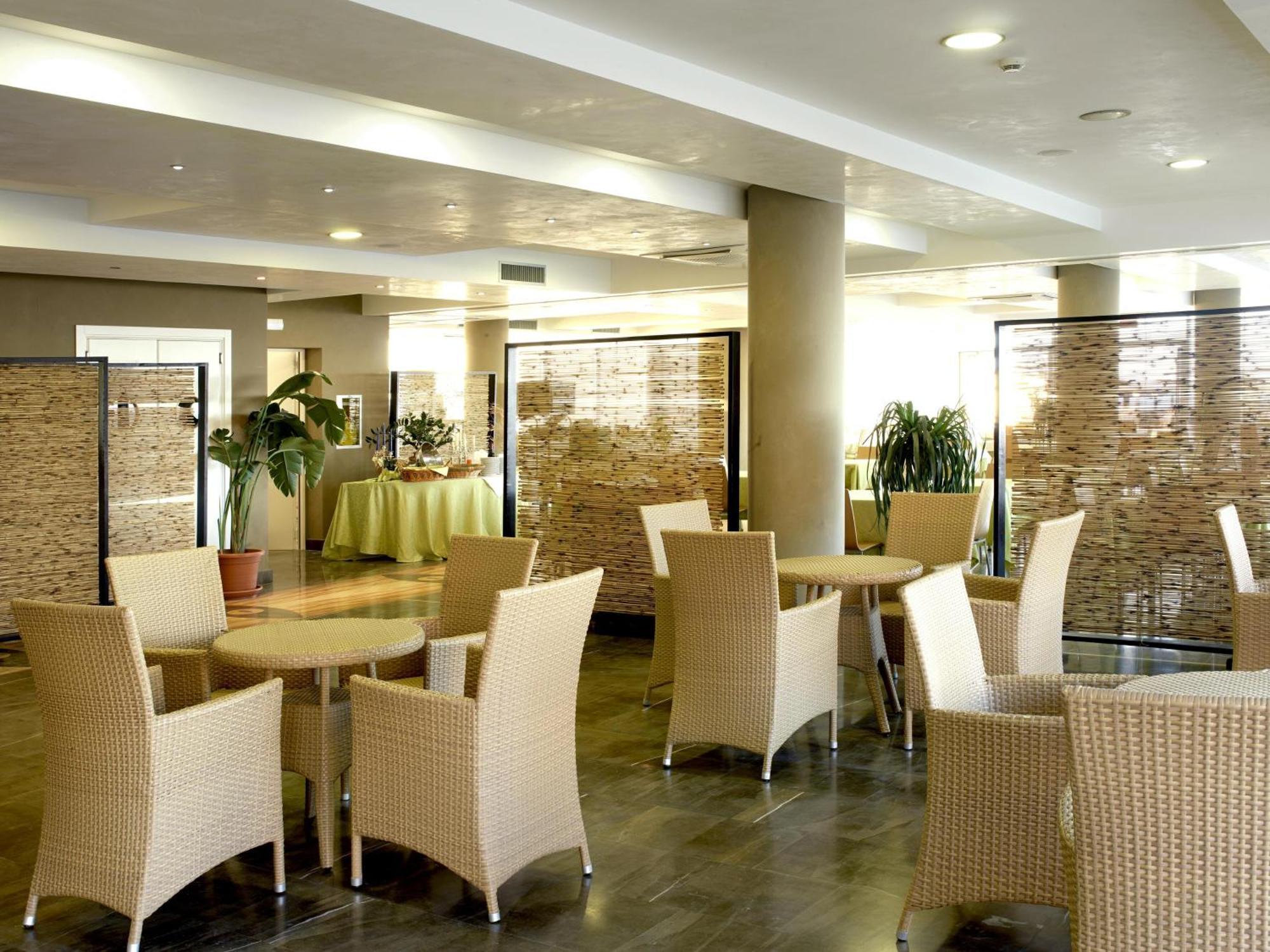 Aparthotel Casa Del Mar Roseto Degli Abruzzi Esterno foto