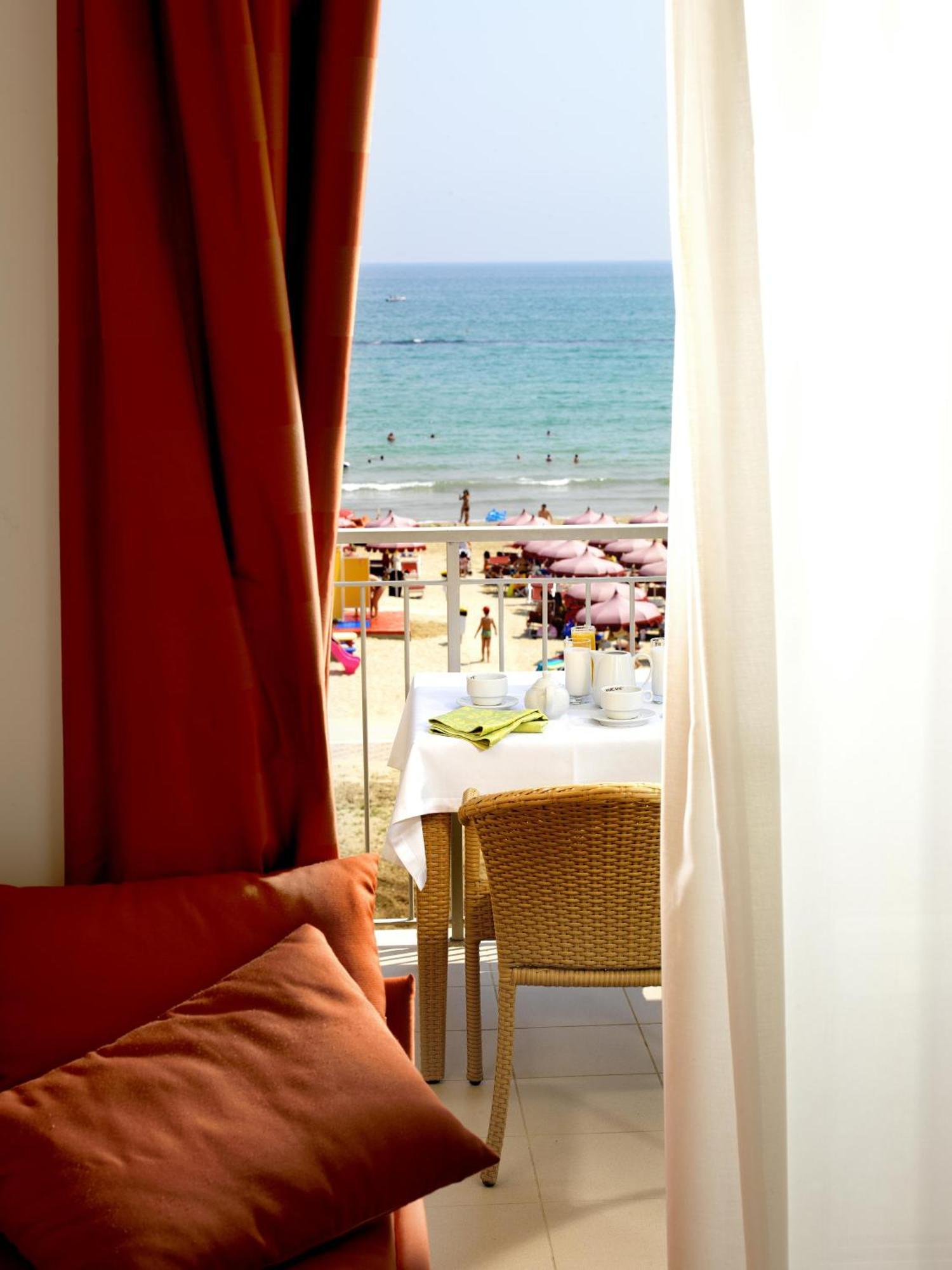 Aparthotel Casa Del Mar Roseto Degli Abruzzi Esterno foto
