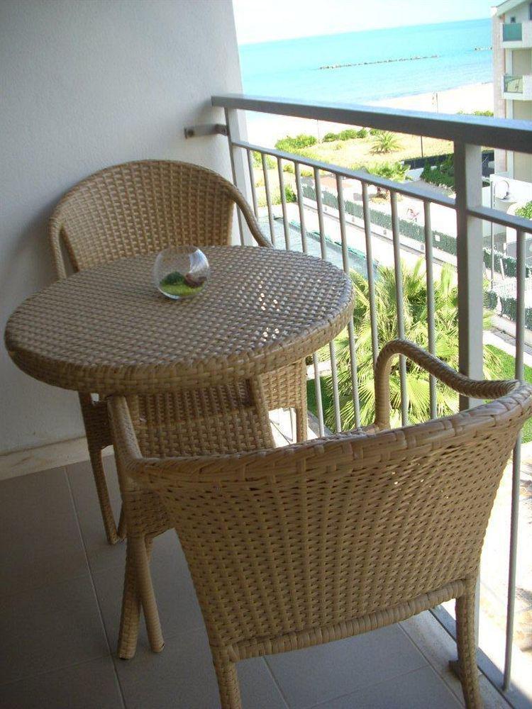 Aparthotel Casa Del Mar Roseto Degli Abruzzi Esterno foto