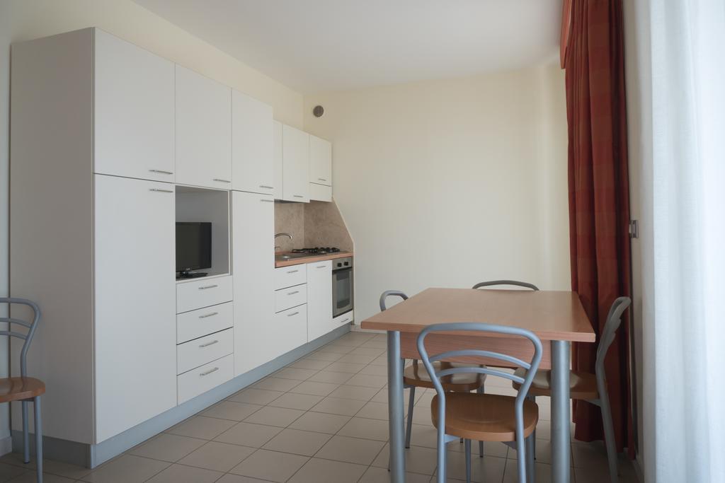 Aparthotel Casa Del Mar Roseto Degli Abruzzi Esterno foto