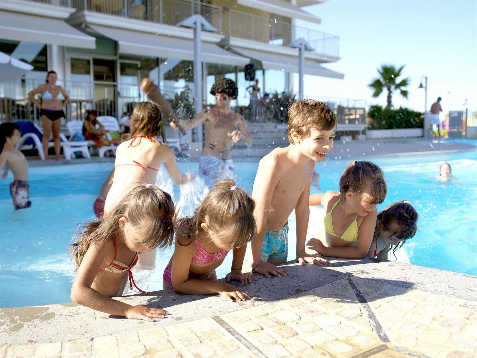 Aparthotel Casa Del Mar Roseto Degli Abruzzi Esterno foto